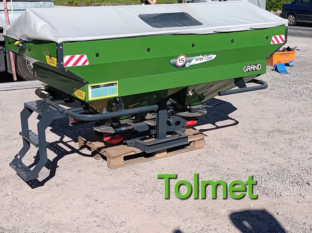 TOLMET  FERTILSER SPREADER - Image 1