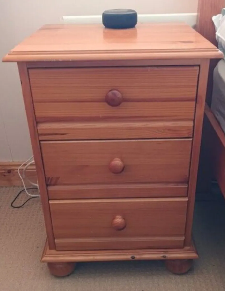 Bedside Lockers x 4 - Image 2