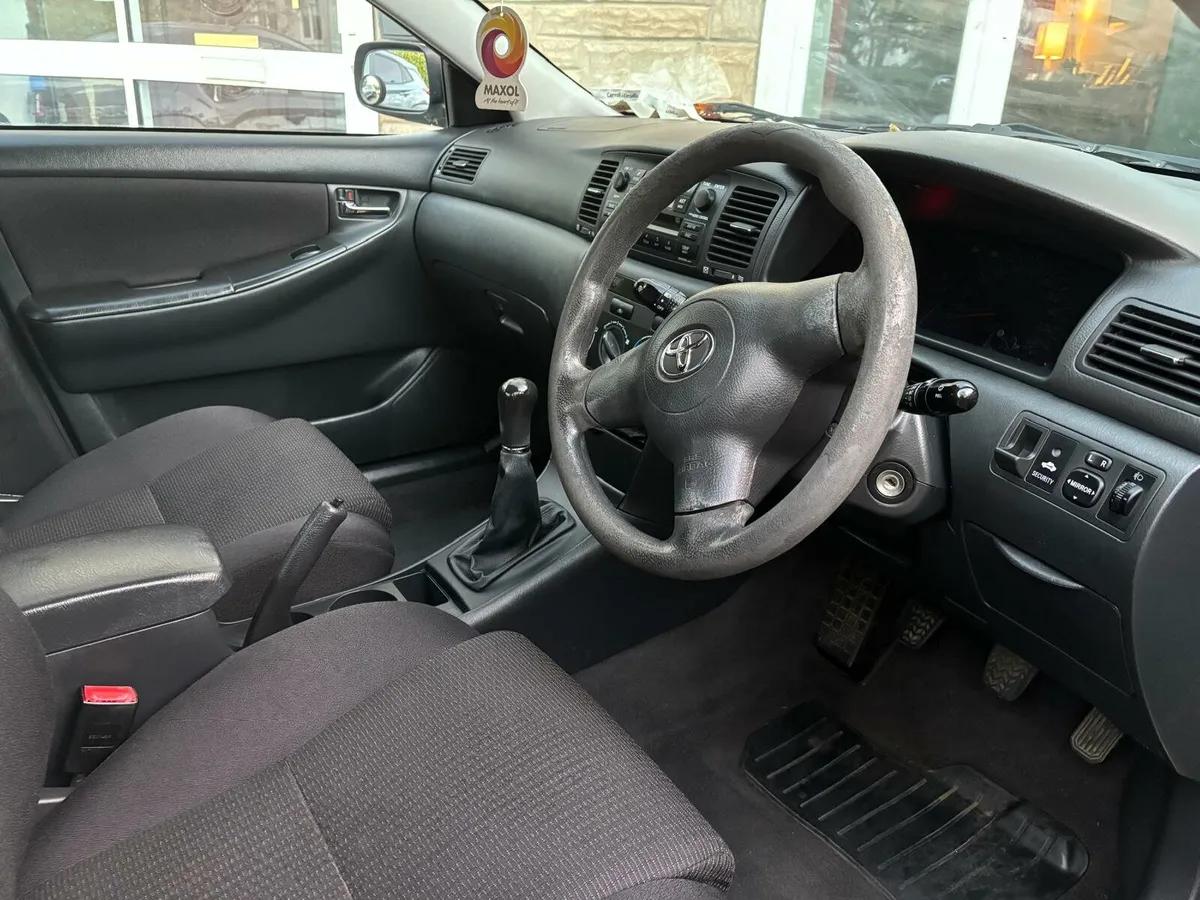 Toyota Corolla - Image 4