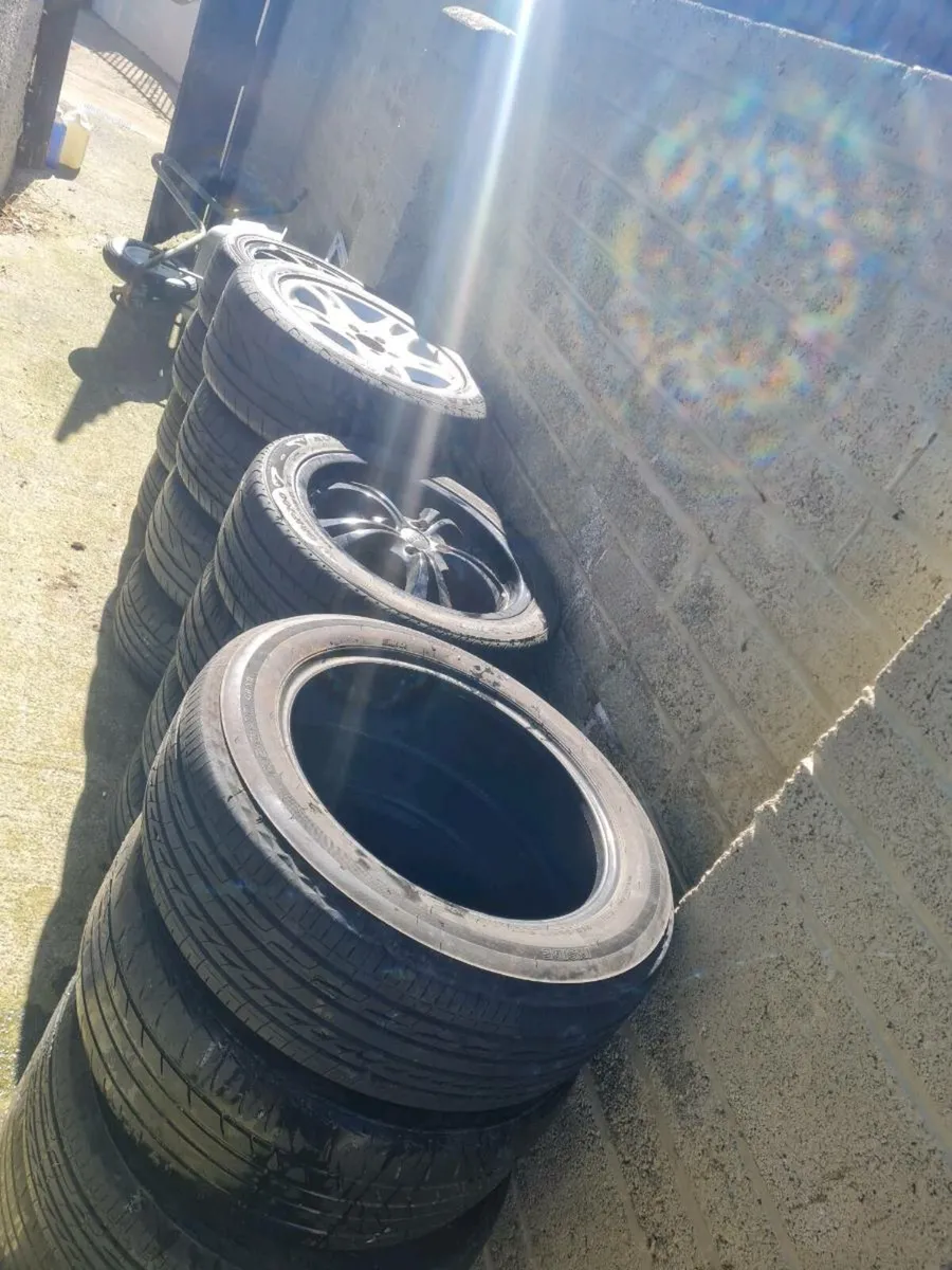 Tyres and wheels - Image 1
