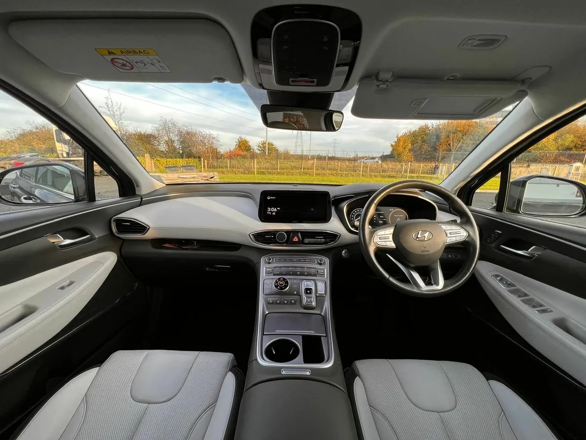 Hyundai Santa Fe 2021 2.2 Diesel AWD–Fully Loaded - Image 4