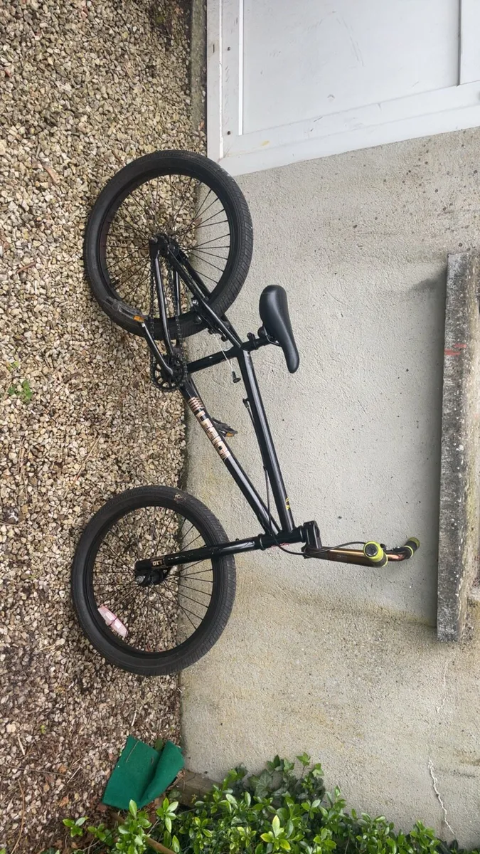 Mongoose legion L10 BMX bike - Image 2