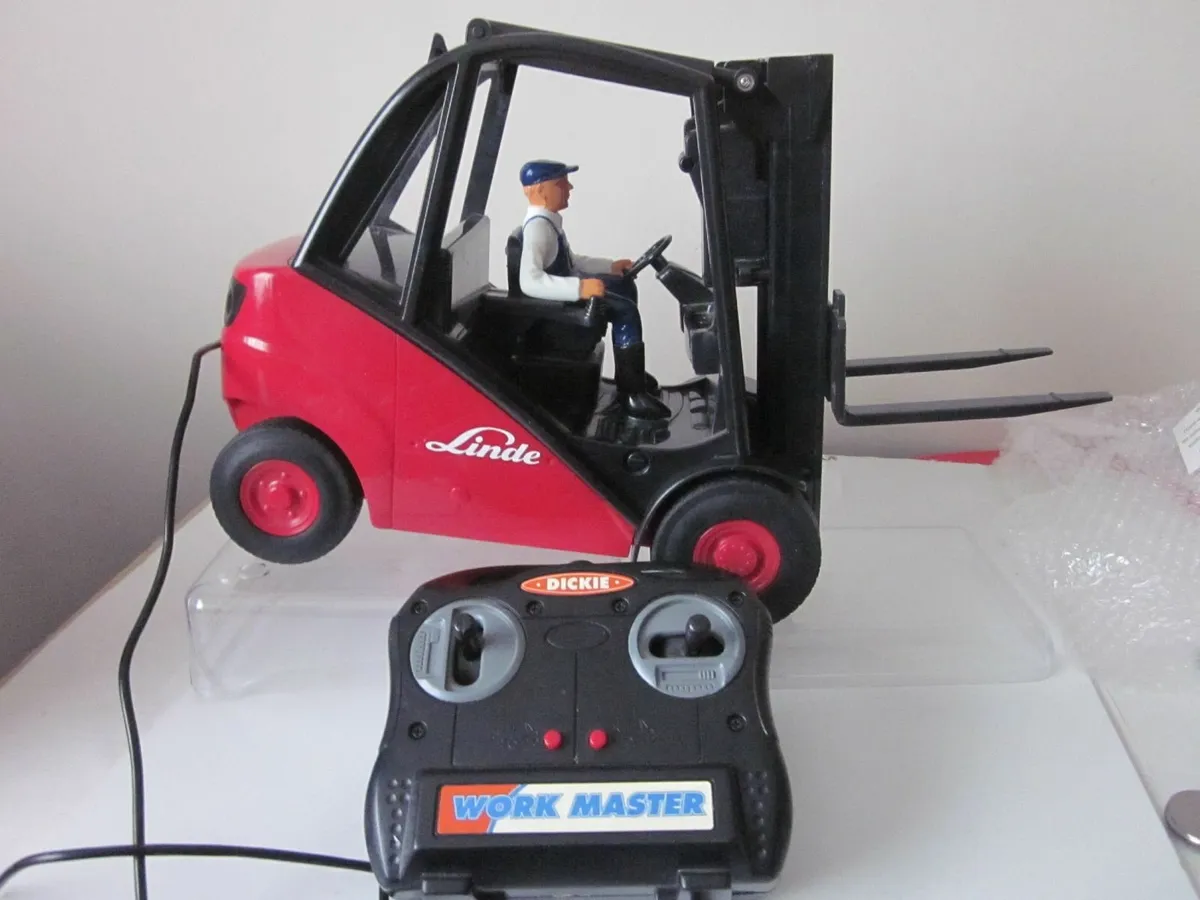 Dickie Work Master Linde Remote Control Forklift - Image 1