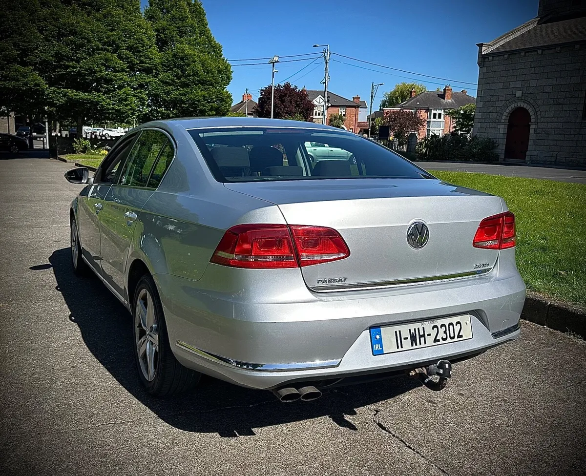 Volkswagen Passat 2011 - Image 4