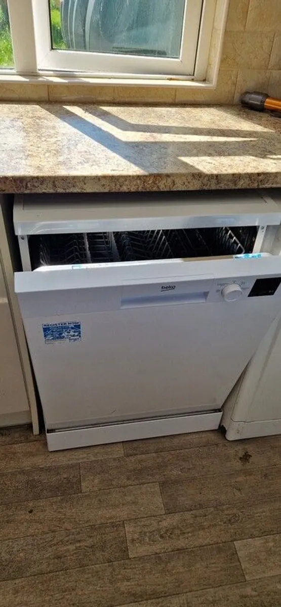 dishwasher for sale in perfect working condition - Image 2