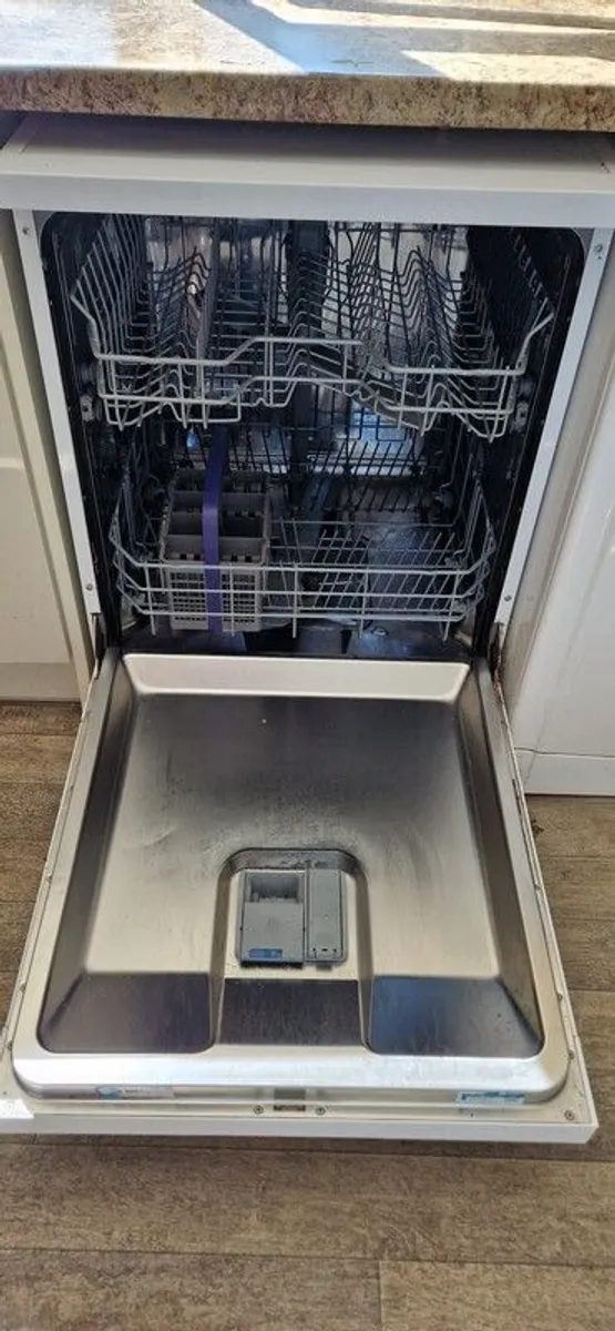 dishwasher for sale in perfect working condition - Image 3