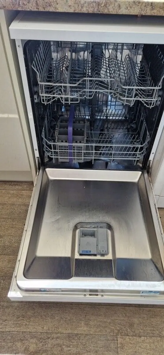 dishwasher for sale in perfect working condition - Image 4