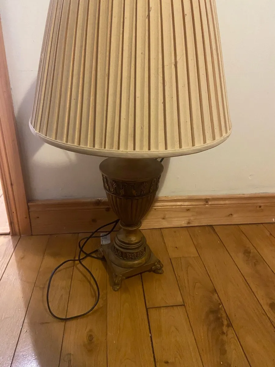 Table lamp