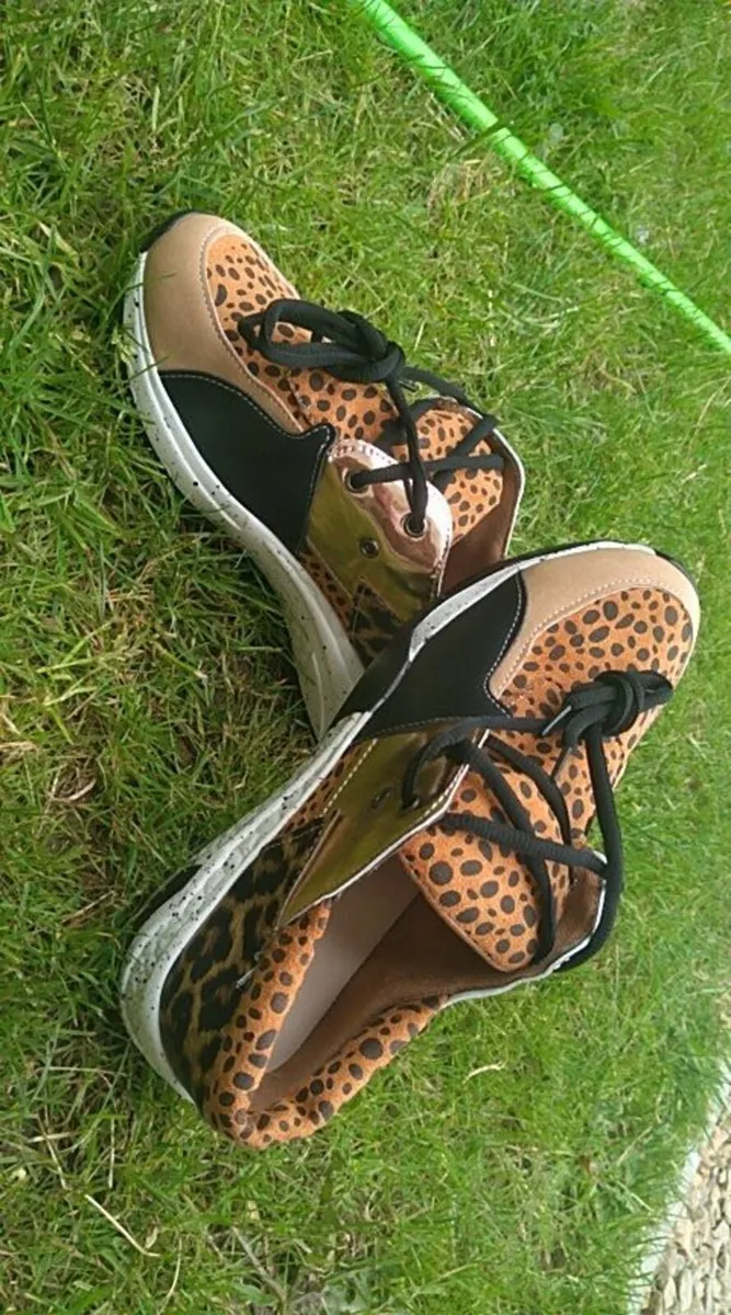 New Leopard Runners sizes 3-8 - Image 2