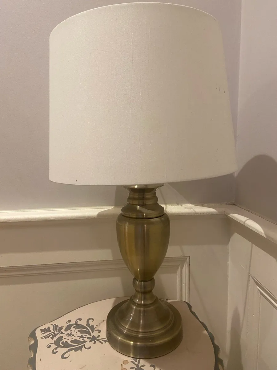 Table lamp