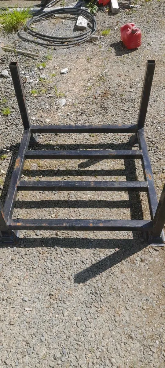 Stillages 3 no - Image 1