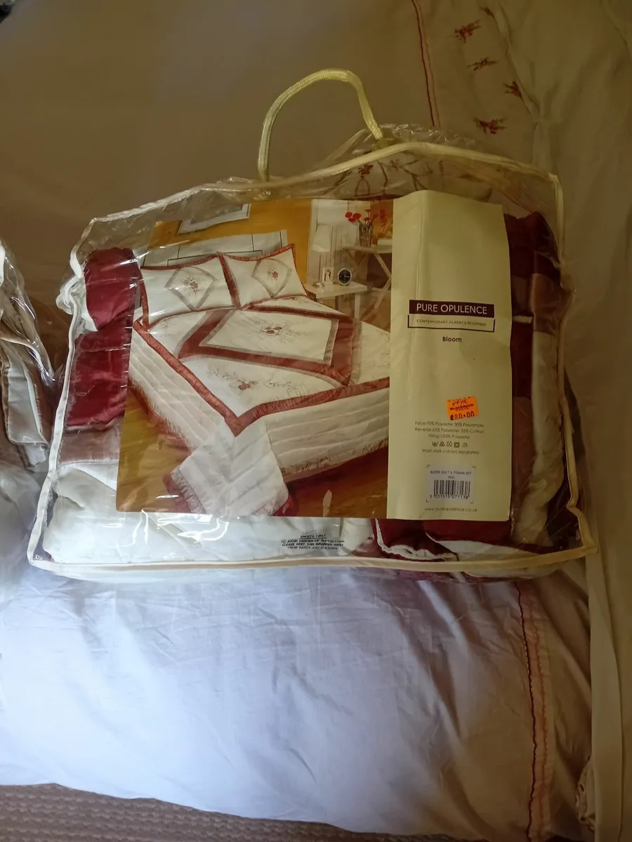 Bed Throws - Image 1