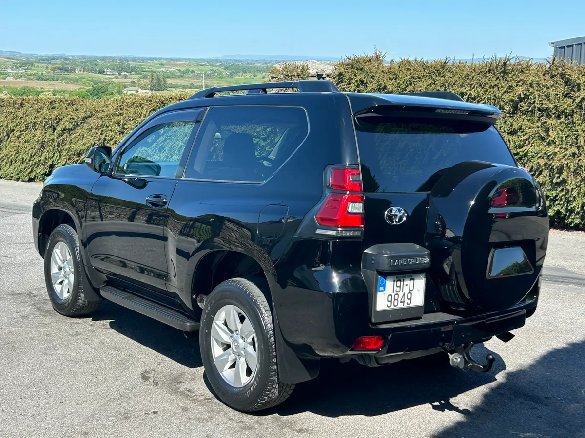 2019 Toyota landcruiser SWB Auto Low Kms - Image 4