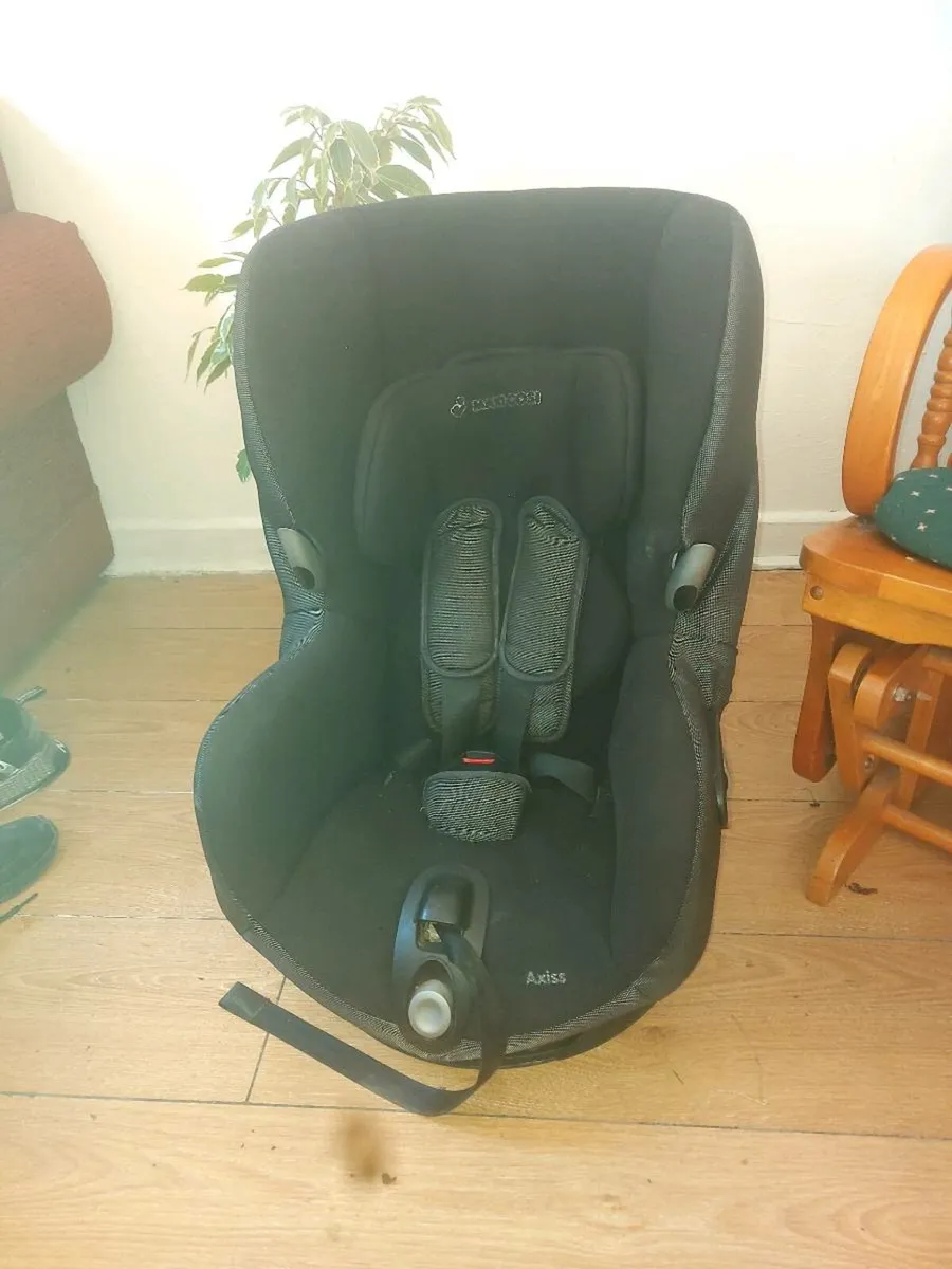 Maxi cosi axiss car seat 9 to 18kilos - Image 1