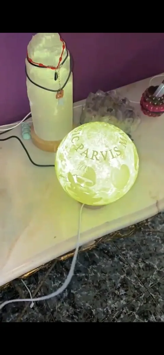 Custom lithographic lamp, light boxes, paintings - Image 3