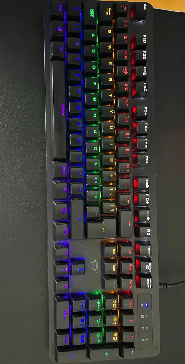 GAMING PC + MECHANICAL KEYBOARD + MOUSE - Image 4