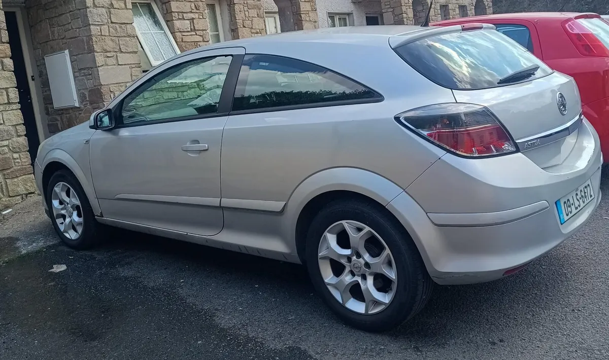 Car - Image 3