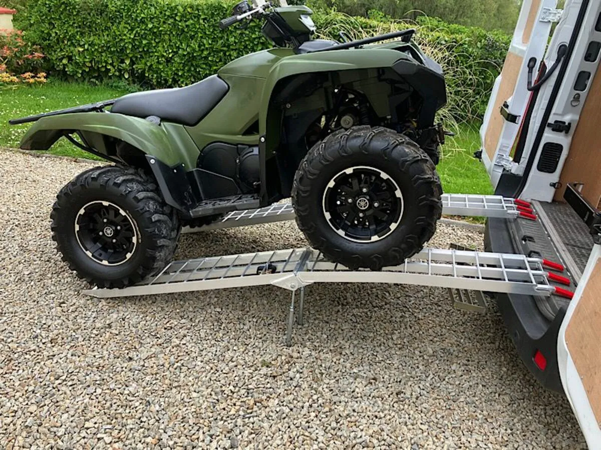 PAIR OF 7 FT ALUMINIUM FOLDABLE LOAD RAMPS 1000 kg - Image 2