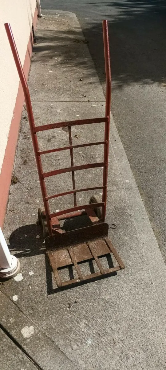 Trolley - Image 2
