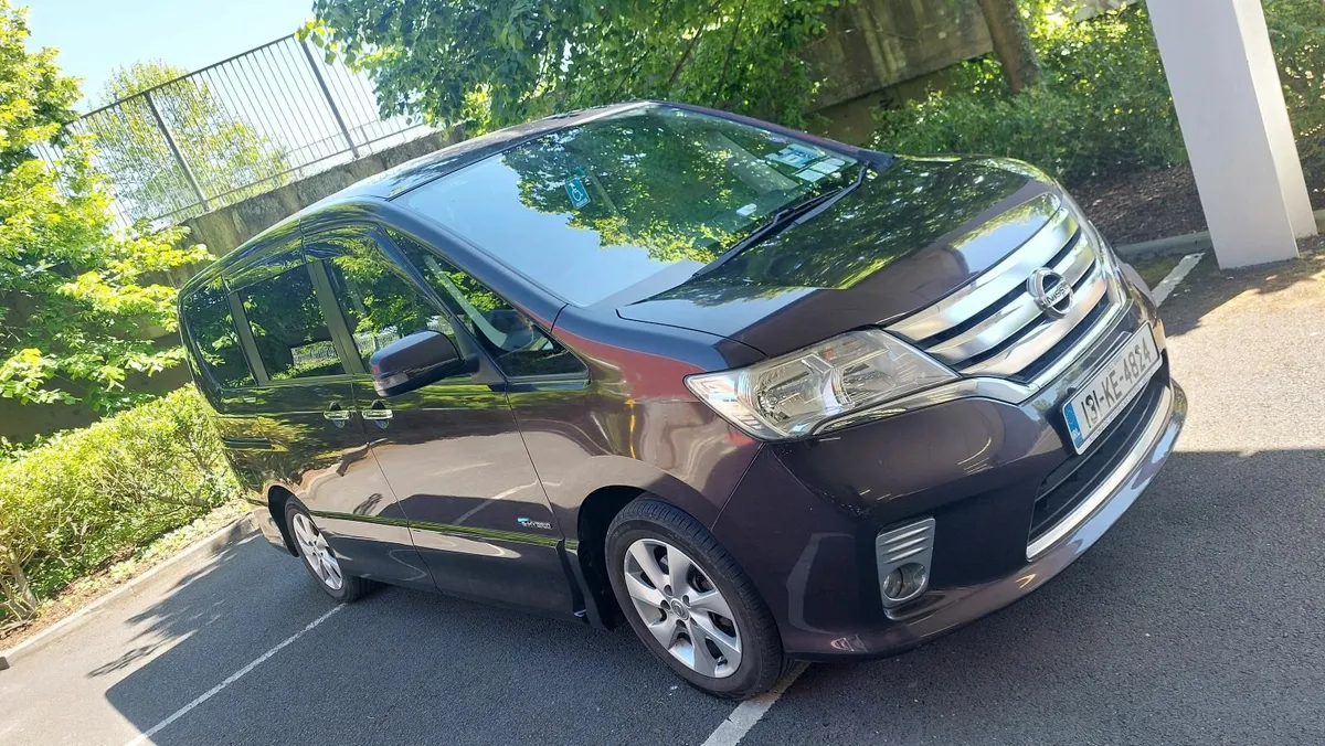 Nissan Serena 2013 Hybrid, Highway Star, 8 Seats - Image 1