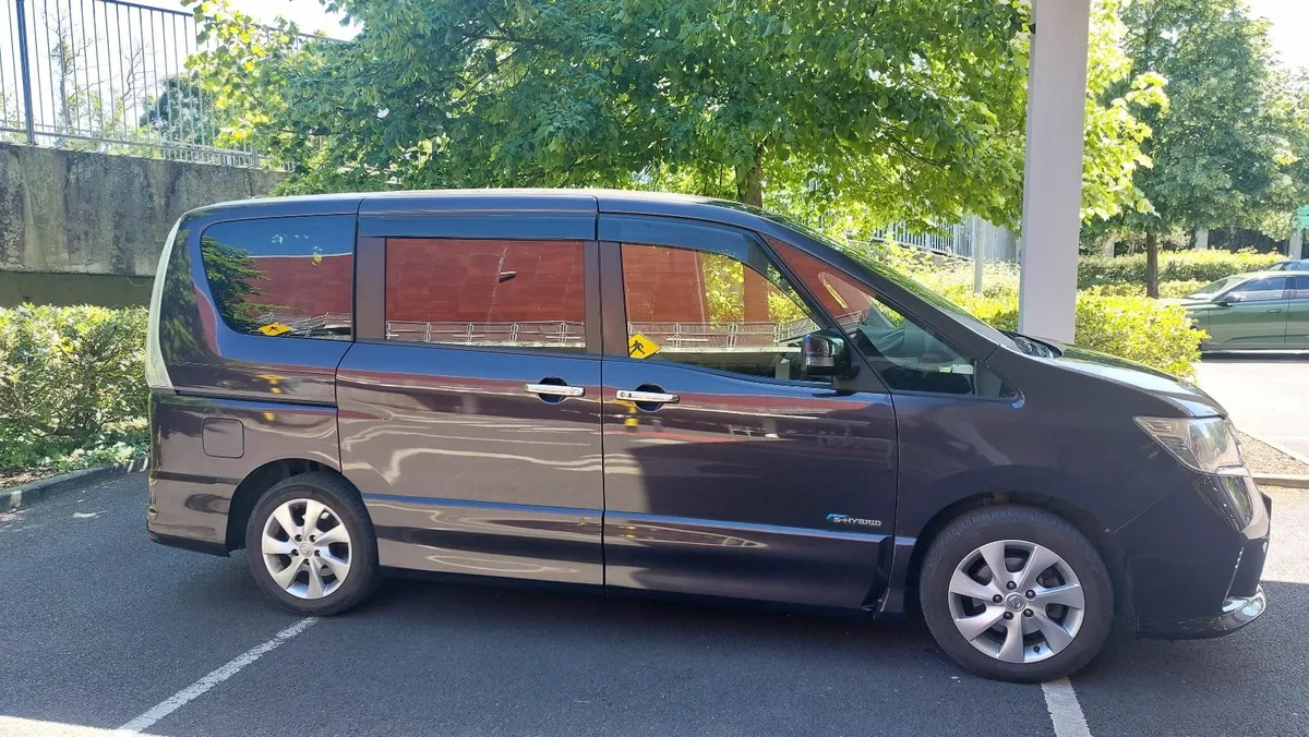 Nissan Serena 2013 Hybrid, Highway Star, 8 Seats - Image 3
