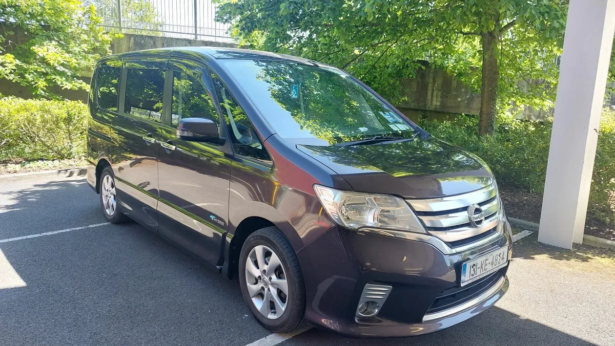 Nissan Serena 2013 Hybrid, Highway Star, 8 Seats - Image 4