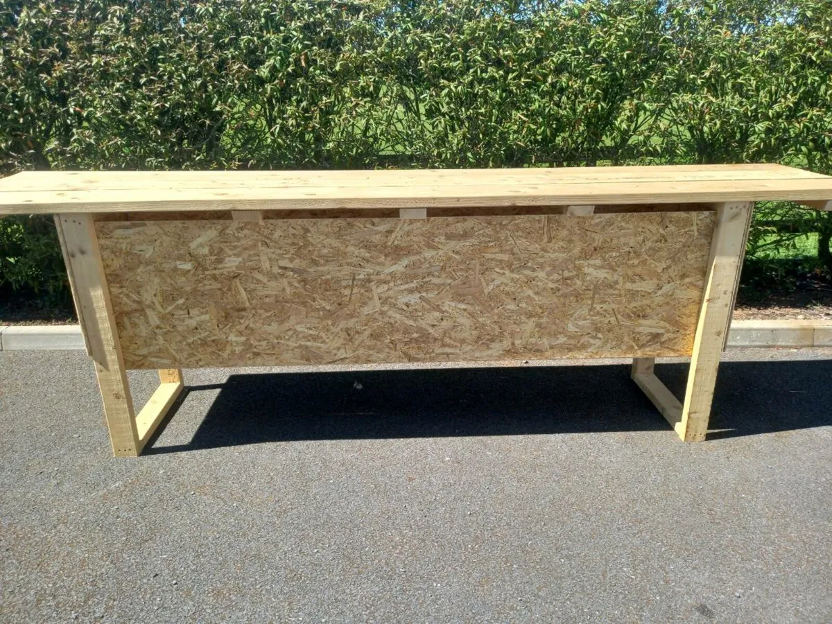 Bar table - Image 1