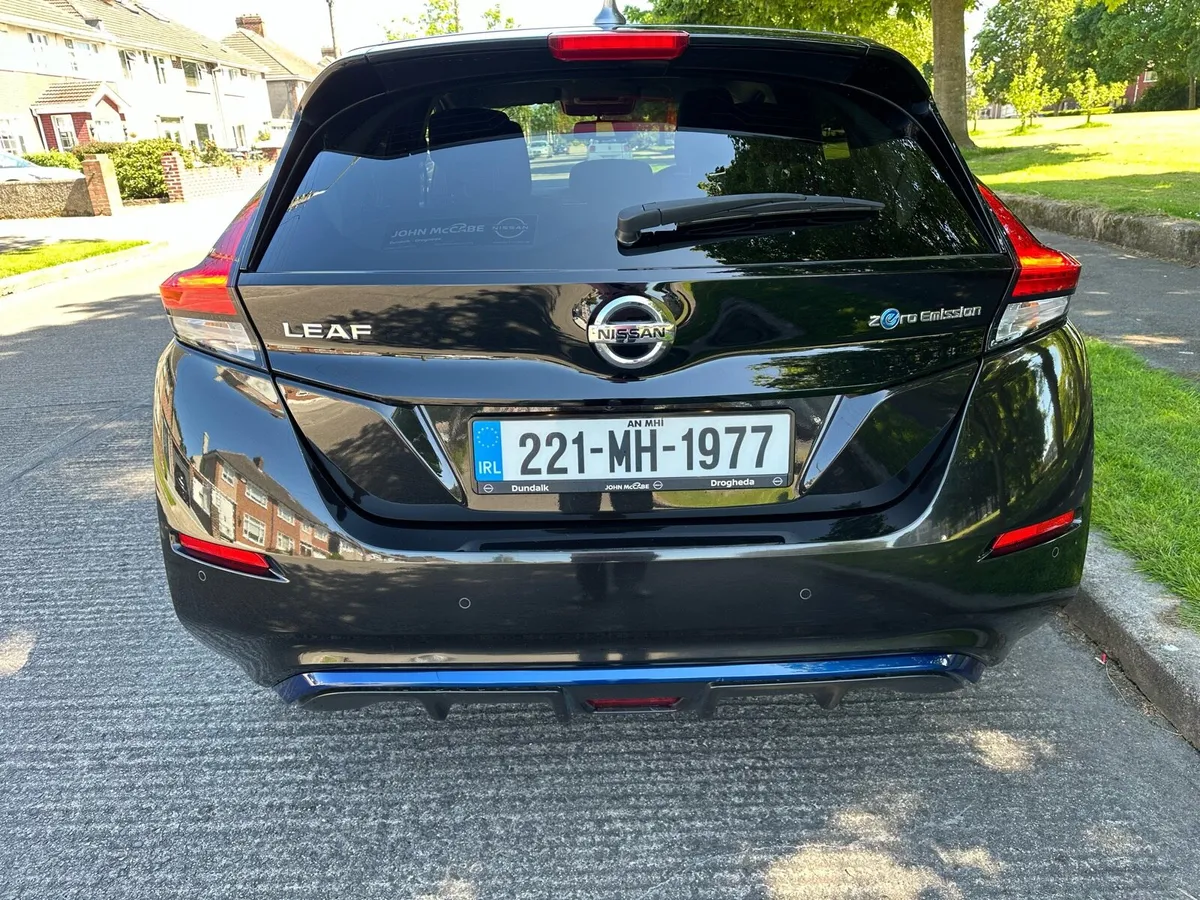 2022 NISSAN LEAF EV SV PREMIUM COLD PK 40KW - Image 4