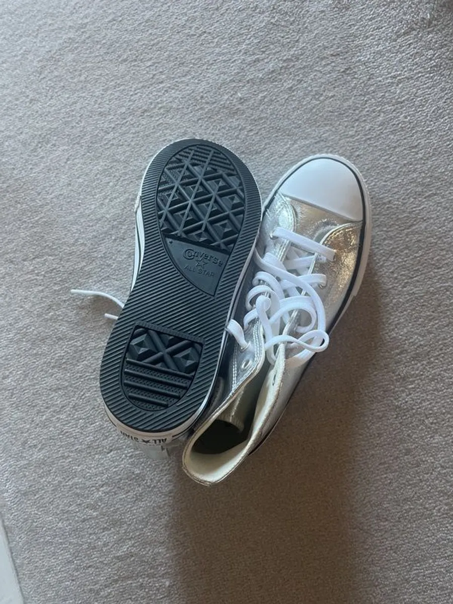 Band New Silver Converse All Star - Image 3