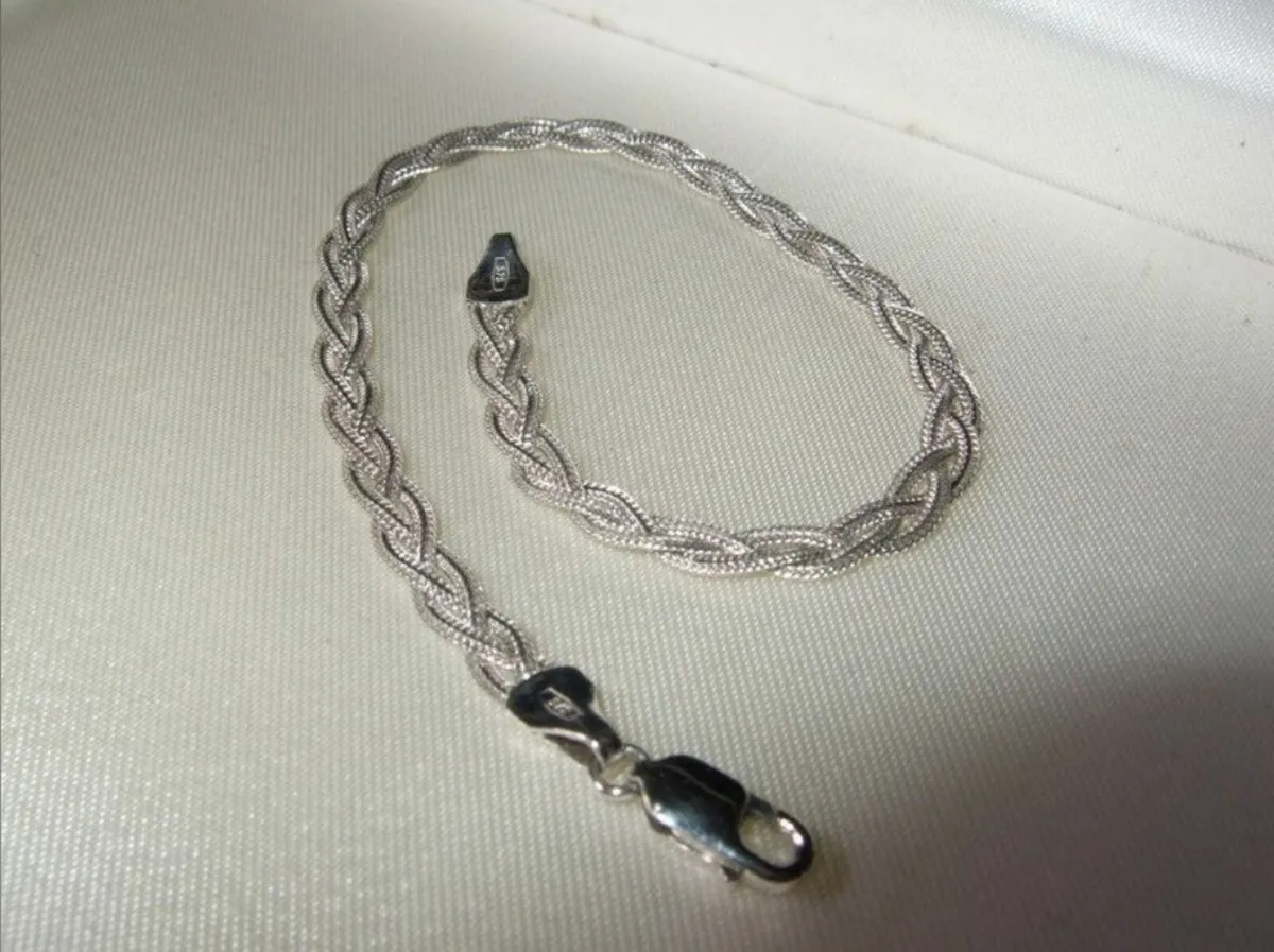 Vintage Hallmarked 9ct White Gold 'Weave' Bracelet - Image 2