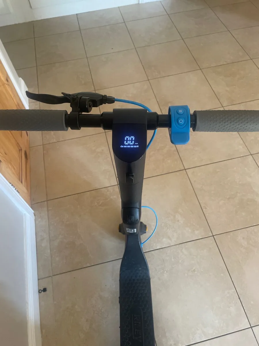 Electric scooter Riley RS1 - Image 2