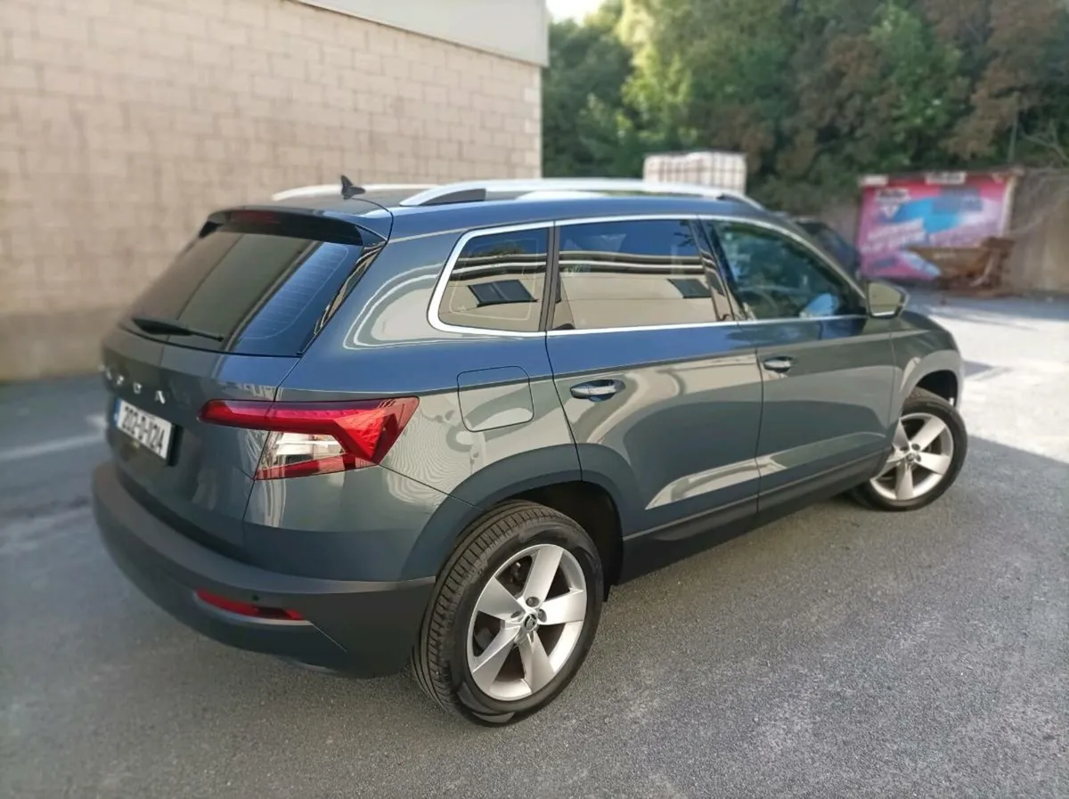 SKODA KAROQ 1.6 TDI AUTOMATIC DSG - Image 2