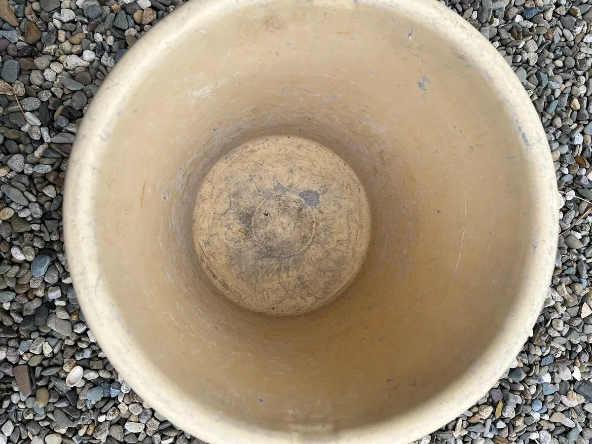 Bucket for sale for over 10 L - Image 3