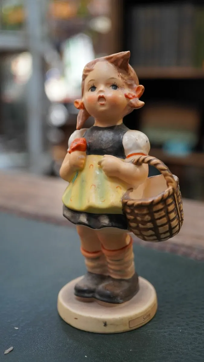 Goebel Hummel Figurine - Sister - Image 2