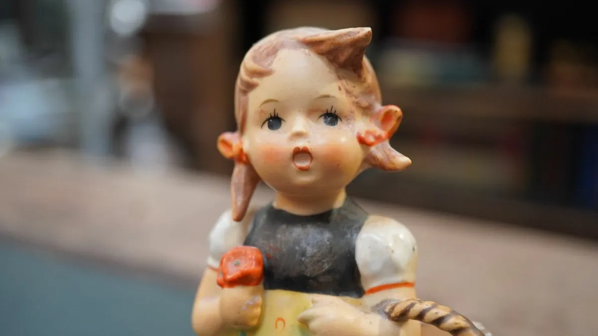 Goebel Hummel Figurine - Sister - Image 4