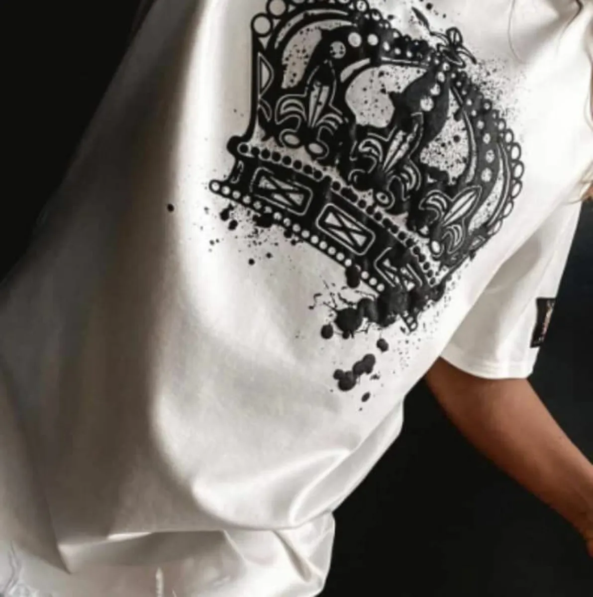 Short sleeve top, shorts - Image 2