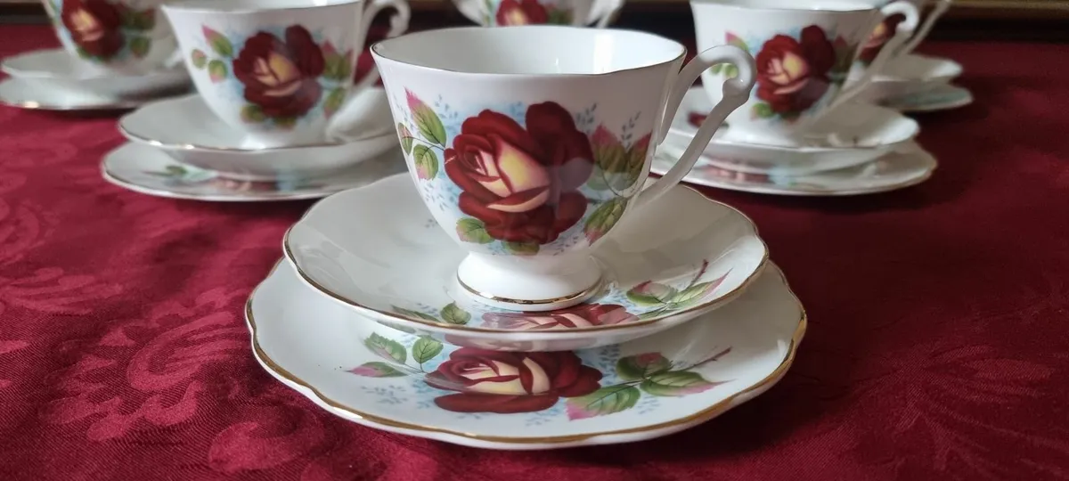 20 Pc. Queen Anne Opera English Bone China Tea Set - Image 2