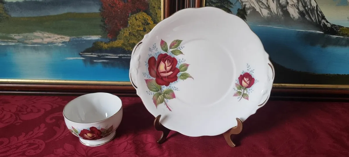 20 Pc. Queen Anne Opera English Bone China Tea Set - Image 4