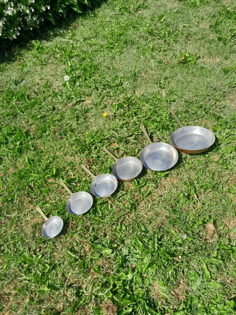 Set of copper pans - Image 4