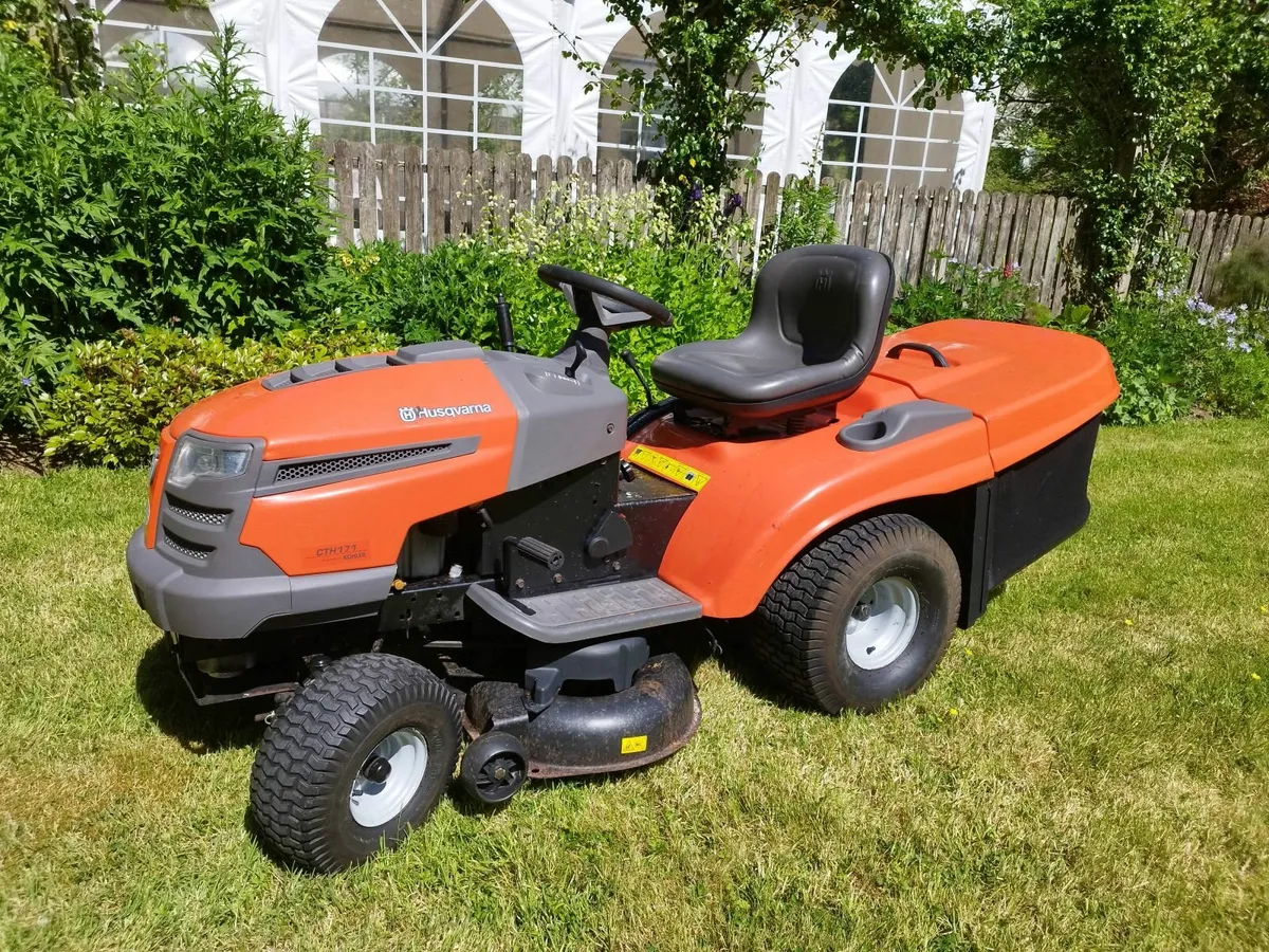 Husqvarna CTH171 ride on lawnmower - Image 1