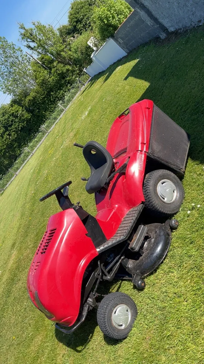 Castle garden lawnmower - Image 1