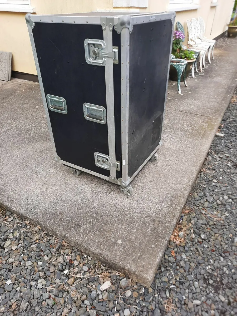 Music trunks - Image 1