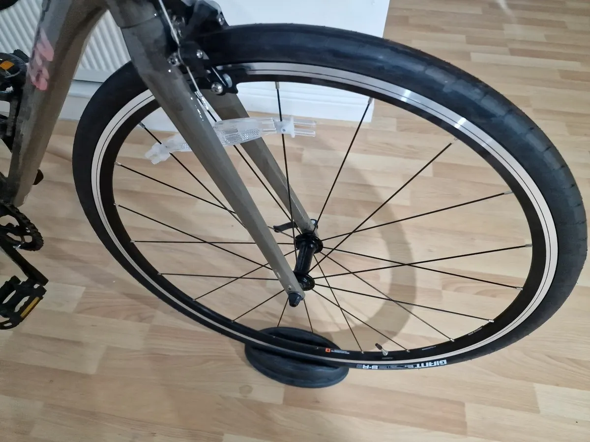 GIANT LIV 2 Ladies Bike Size Small - Image 3