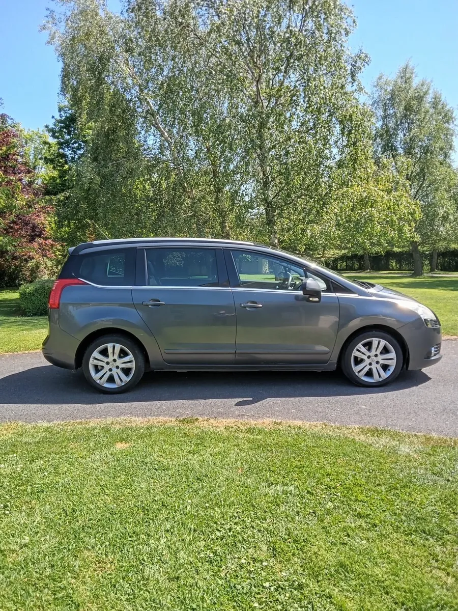 Peugeot 5008 2011 Exclusive 1.6 HDi Luxe Trim - Image 1