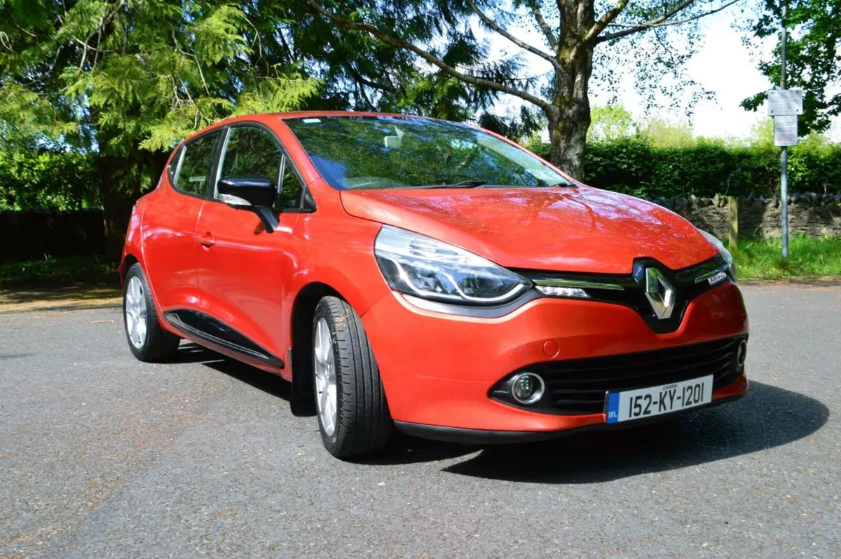 Renault Clio 1.2 petrol LOW KMS - Image 2