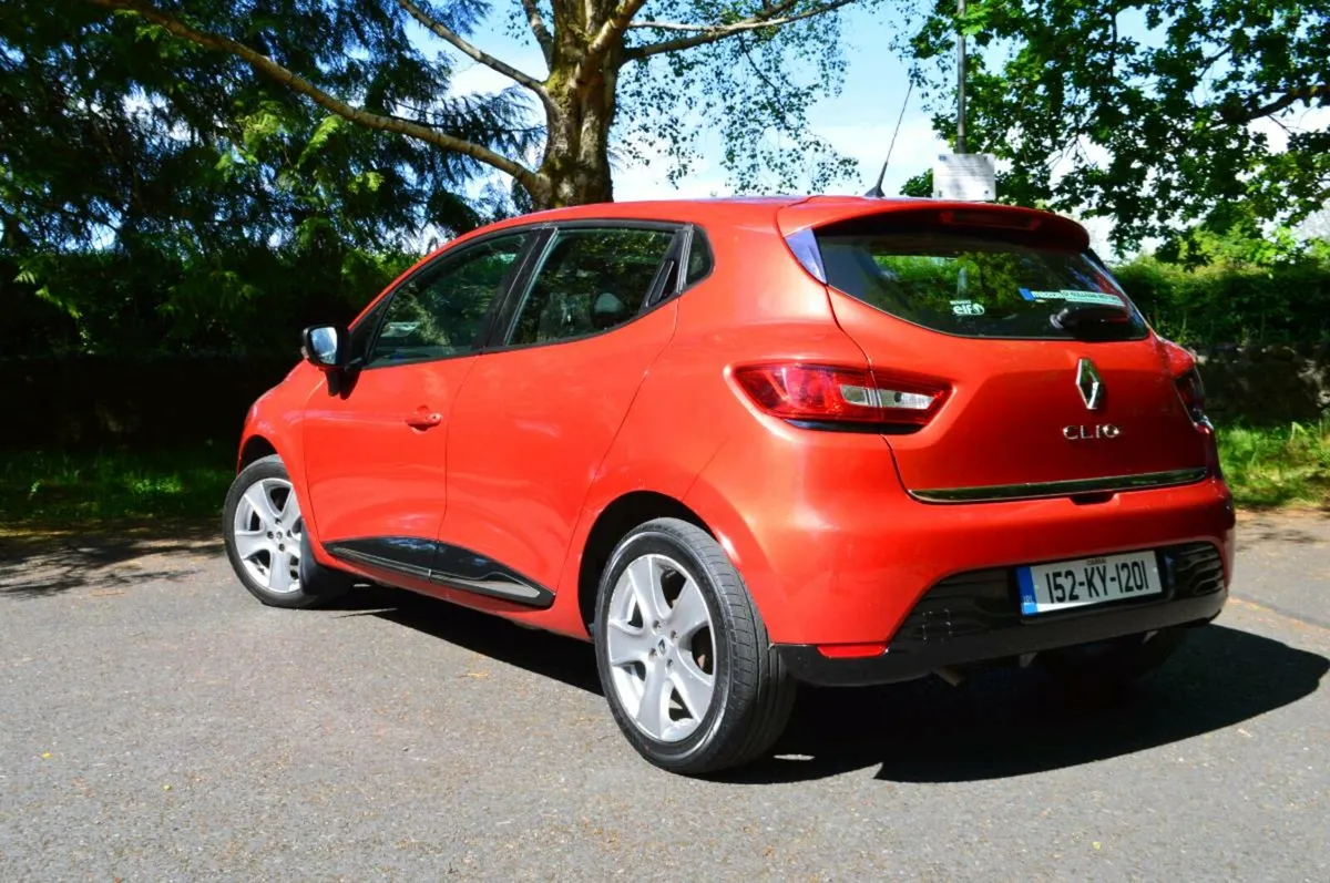 Renault Clio 1.2 petrol LOW KMS - Image 4