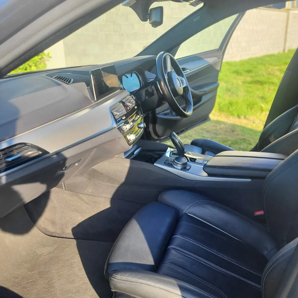 2018 BMW 520d M Sport Touring - Image 4