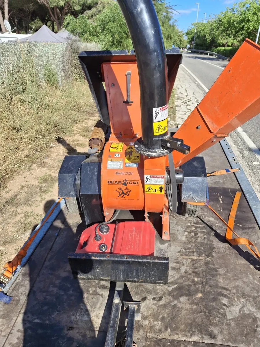 Bearcat Chipper and Shreader - Image 1