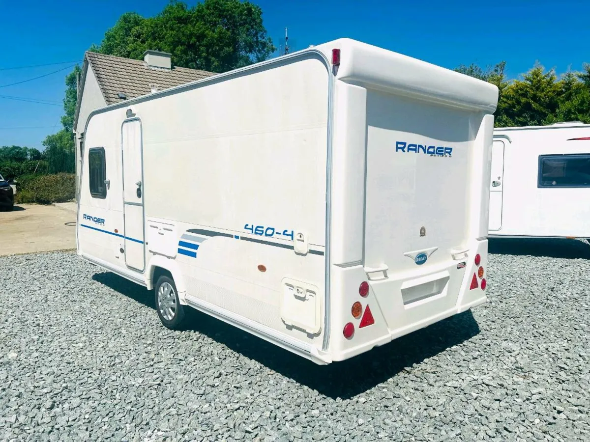 Bailey ranger fixed bed caravan - Image 3