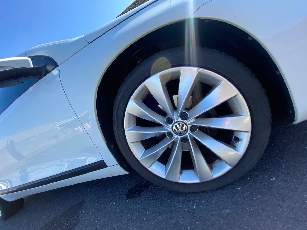 Volkswagen Scirocco TDI GT BlueMotion Technology - Image 2